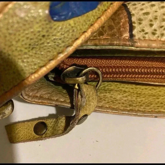 Handmade painted multicolor leather shoulder bag - Picture 8 of 9